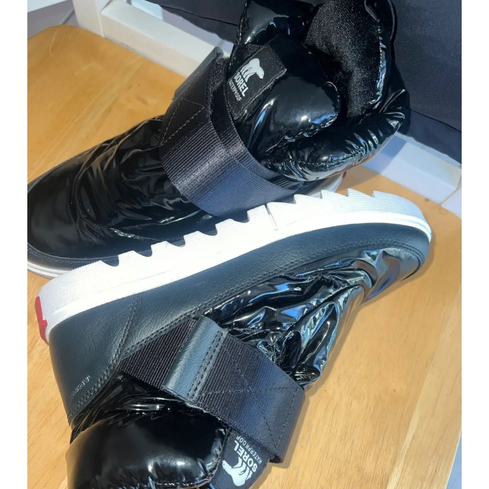 Women Sorel Black and White Winter Boots Modern Design